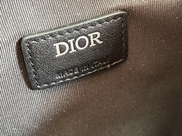 Handbag  Dior size 20 x 15 x 5  cm