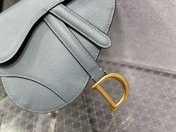 Handbag   Dior  size  19.5 cm