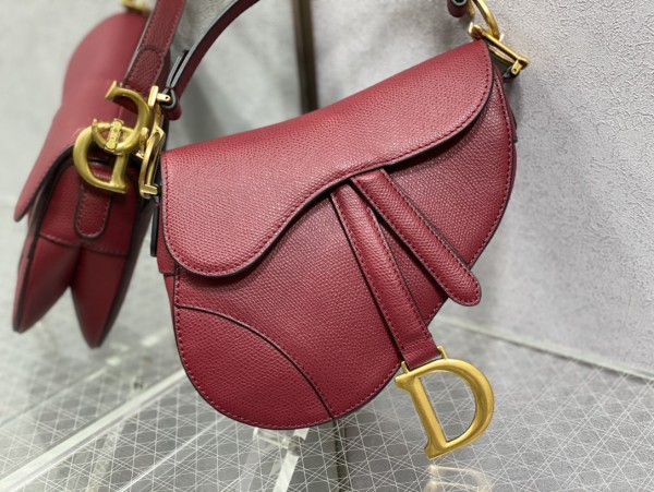 Handbag   Dior  size  19.5 cm