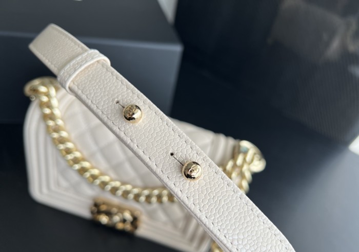 Handbag   Chanel  size 20 cm