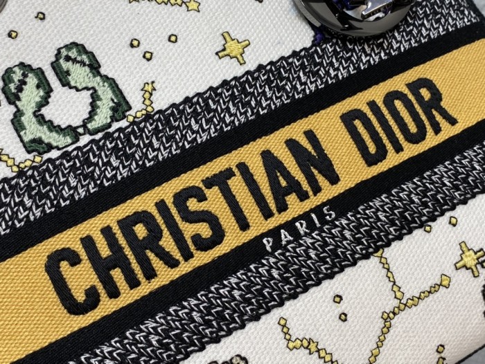 Handbag  Dior size  24*12*20 cm