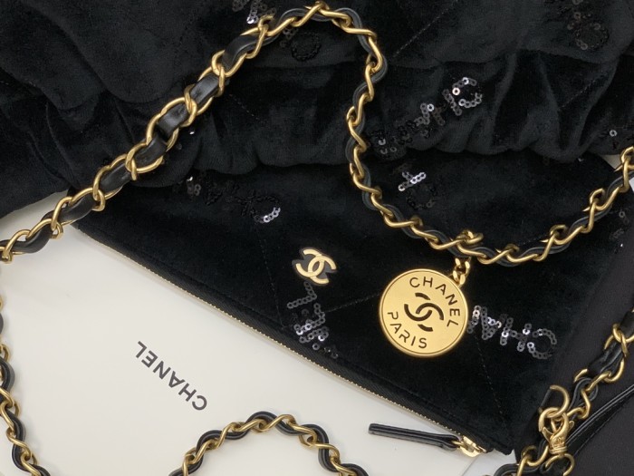  Handbag   Chanel  size  39*42*8 cm