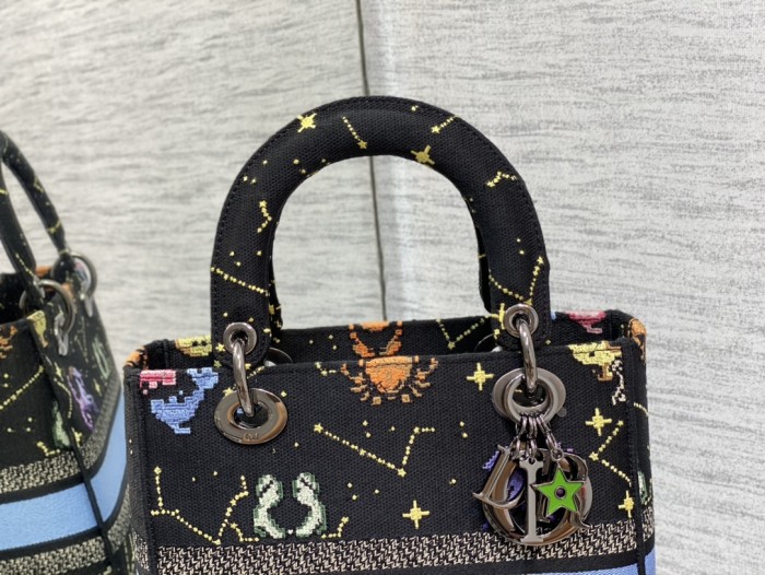 Handbag  Dior  size  24*12*20 cm