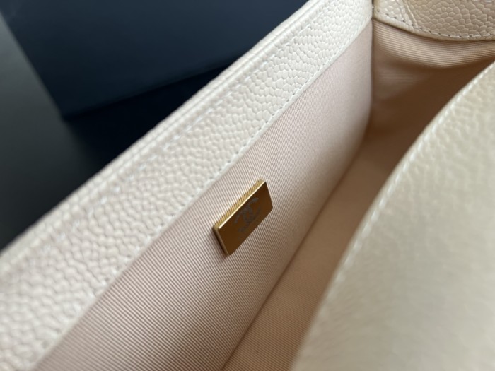 Handbag   Chanel  size 20 cm