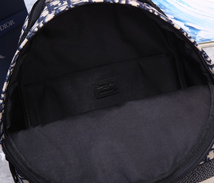 Handbag  Dior  99302  size 36x30x15 cm