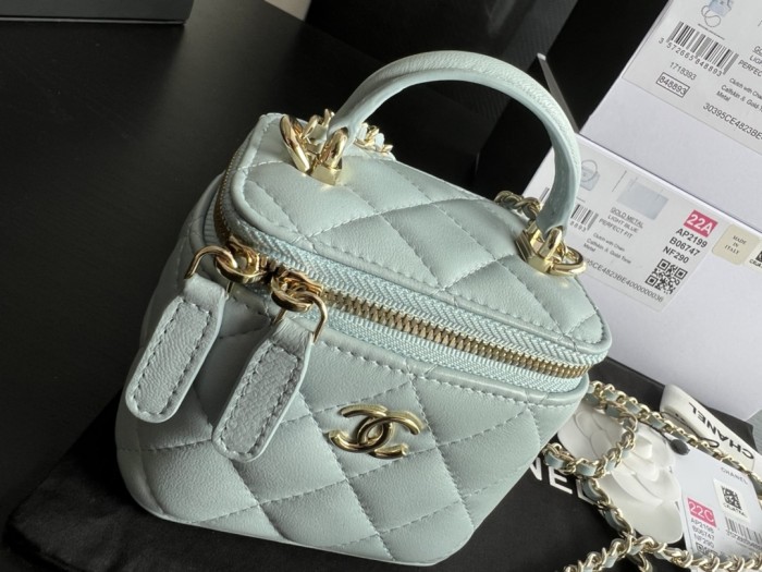  Handbag   Chanel  AP2198  size  11cmx8.5cmx7 cm