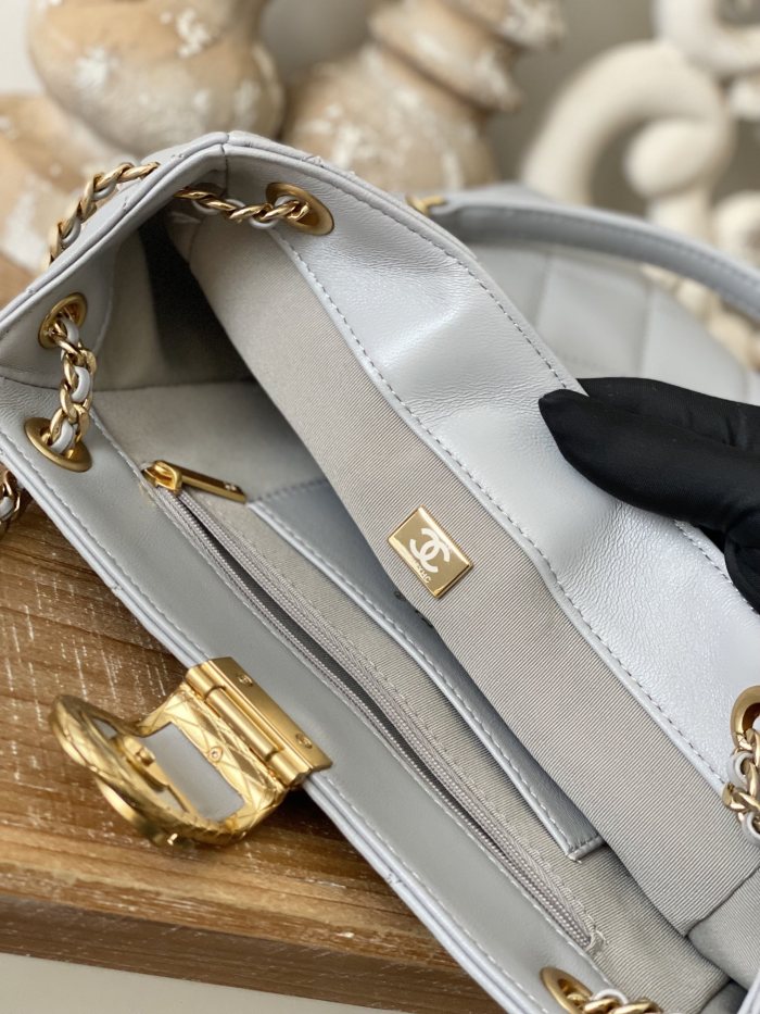 Handbag   Chanel  3477  size  22*25*9* cm