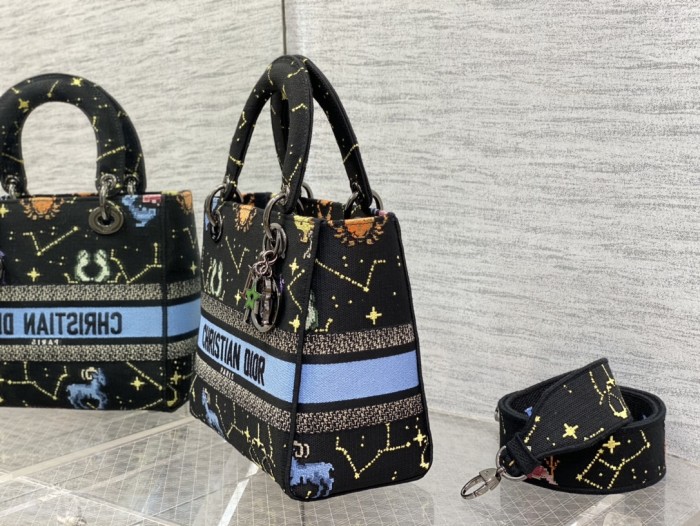 Handbag  Dior  size  24*12*20 cm