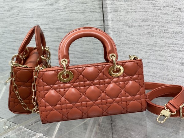 Handbag   Dior  size  22.5*6*11.5 cm