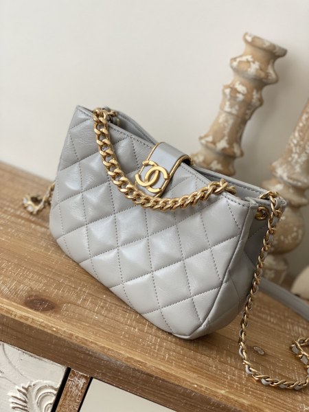 Handbag   Chanel 3476  size  17*23*7* cm