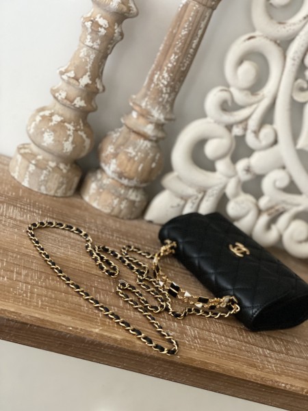 Handbag   Chanel  AP81214  size  10*18*4.5 cm