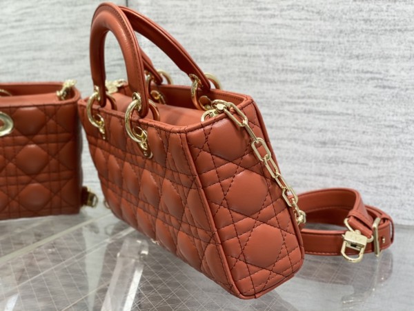 Handbag   Dior  size 26*6*14 cm