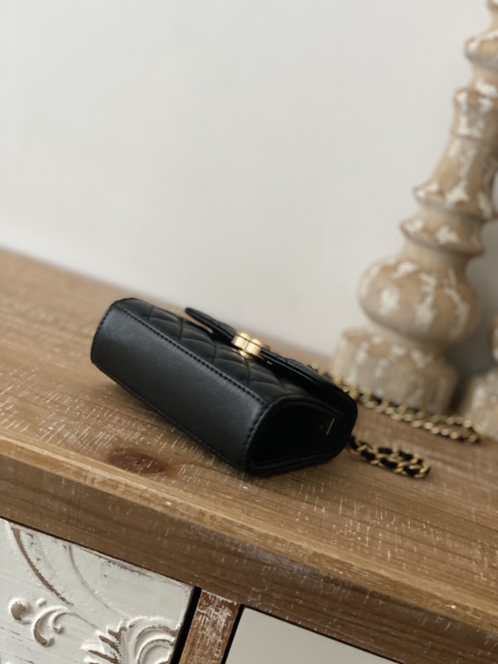 Handbag   Chanel   AP81212  size  8.5*11*4 cm