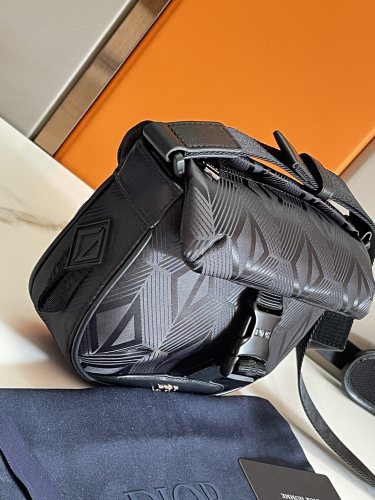 Handbag  Dior size 20 x 15 x 5  cm