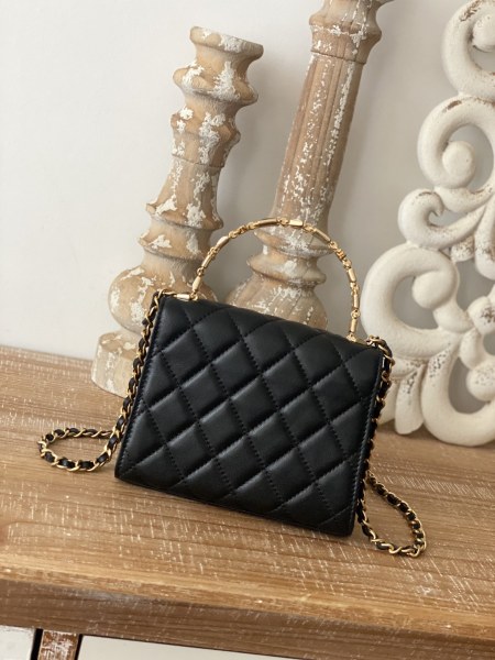 Handbag   Chanel  AP81213  size  11.5*14.5*5.5 cm