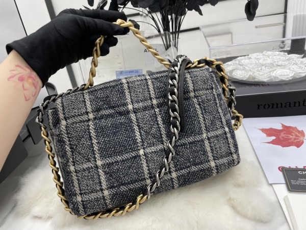  Handbag   Chanel  AS1160  size  26 cm