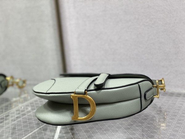  Handbag   Dior  size  19.5 cm