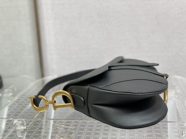  Handbag   Dior  size   25.5 cm