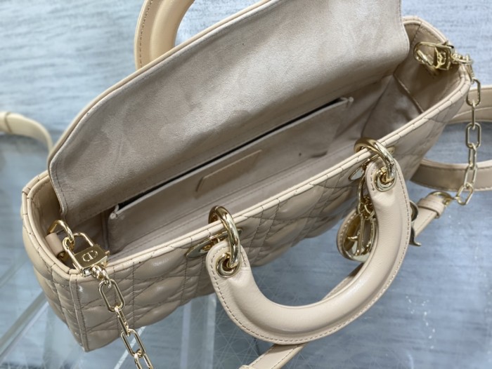 Handbag   Dior size  26*6*14 cm