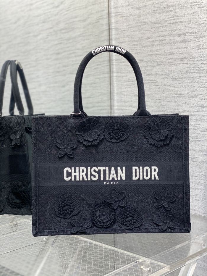 Handbag   Dior  size 36*18*28 cm