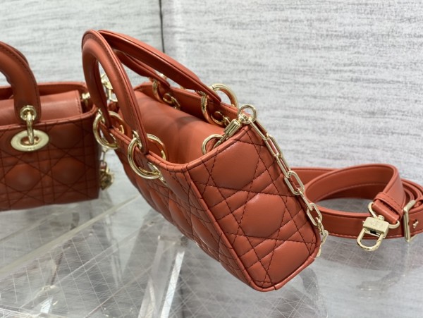 Handbag   Dior  size  22.5*6*11.5 cm