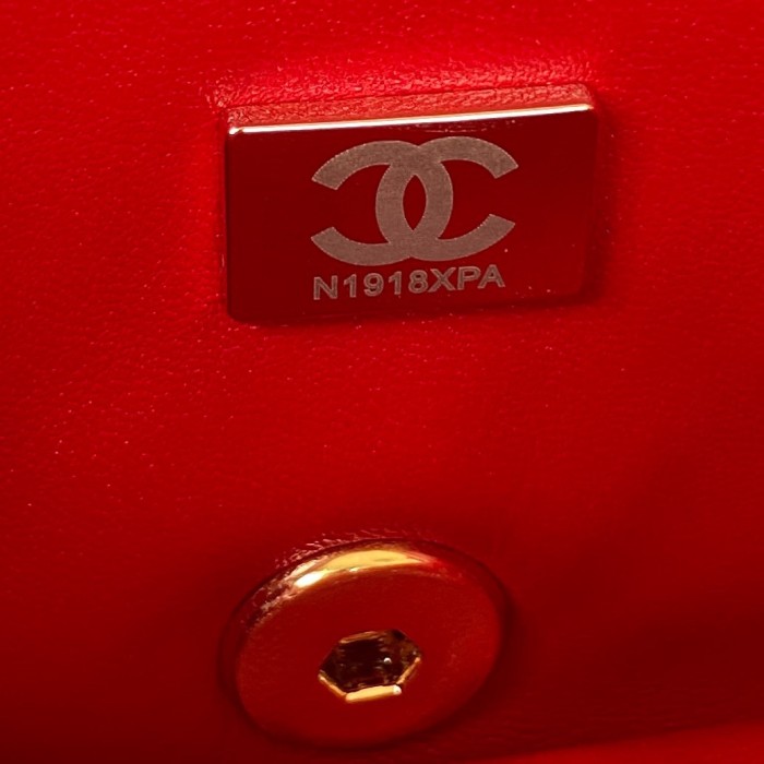 Handbag   Chanel  AS3365  size  17X8.5X11.5 Cm