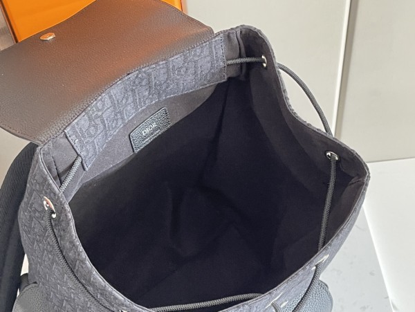 Handbag  Dior  size  26.5 x 41.5 x 17.5  cm