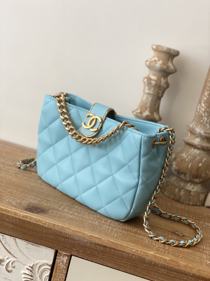 Handbag   Chanel  3476  size  17*23*7* cm