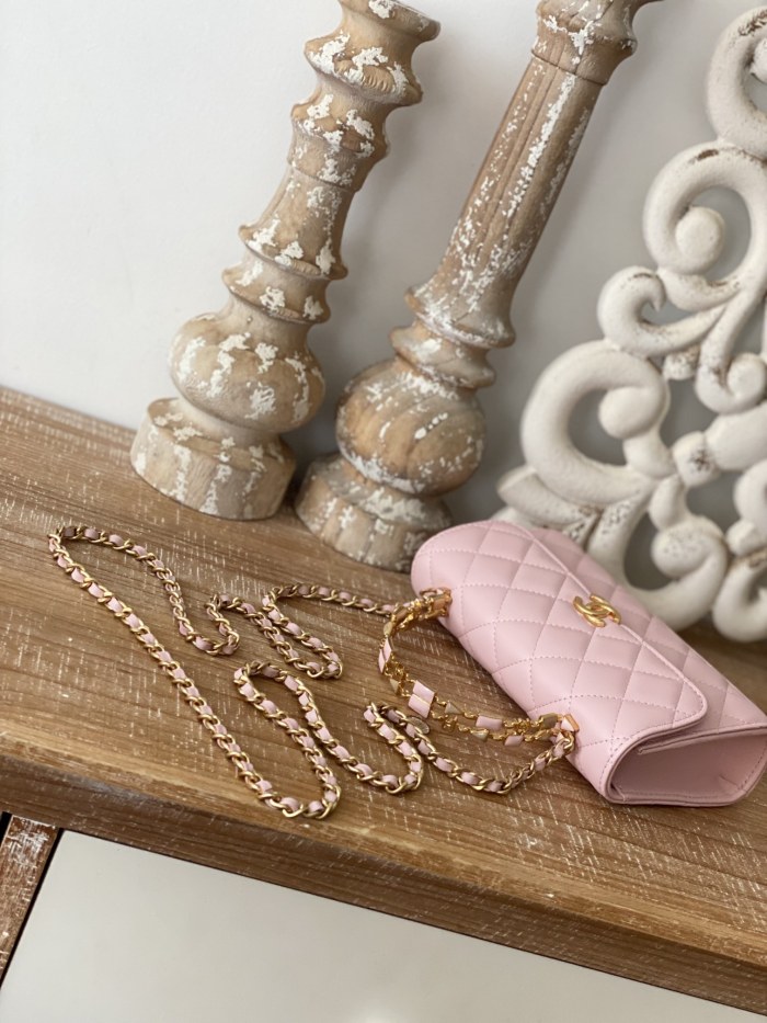 Handbag   Chanel  AP81214  size  10*18*4.5 cm