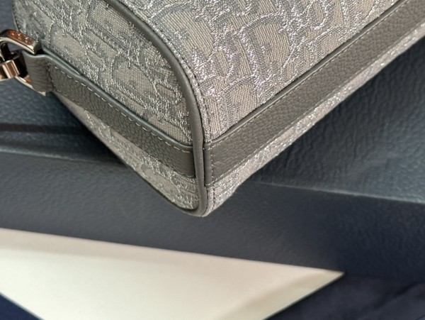 Handbag  Dior  93335  size  22 x 10.5 x 12.5  cm