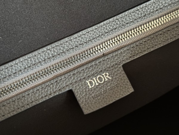 Handbag  Dior 93338  size  50 x 25 x 21.5  cm