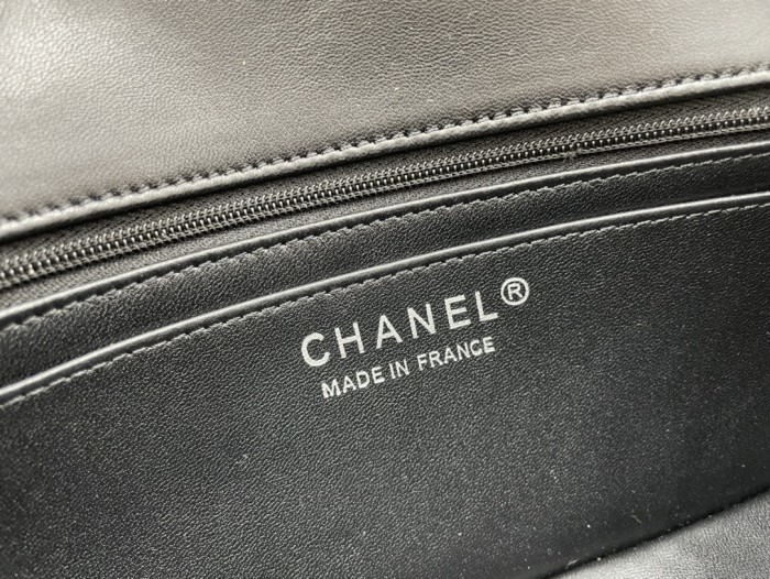 Handbag   Chanel  size 20 cm