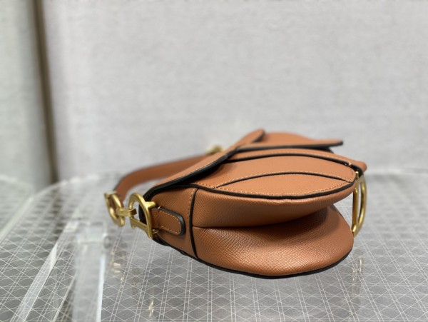 Handbag   Dior  size  19.5 cm