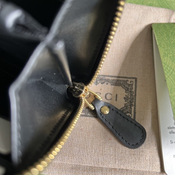 Handbag   Chanel  449391  size  19*10*2 cm