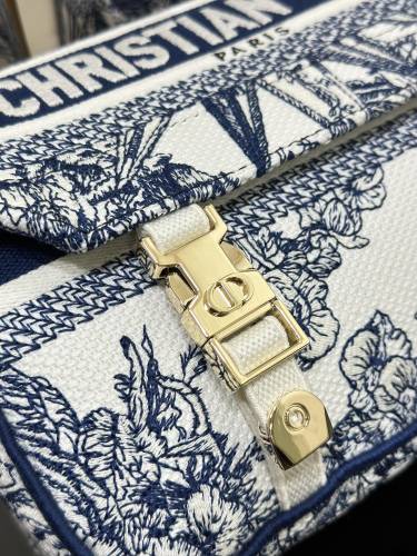  Handbag   Dior M1241 size  23 x 15 x 8 cm