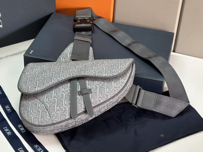 Handbag  Dior  93305  size  26 x 19 x 4.5  cm