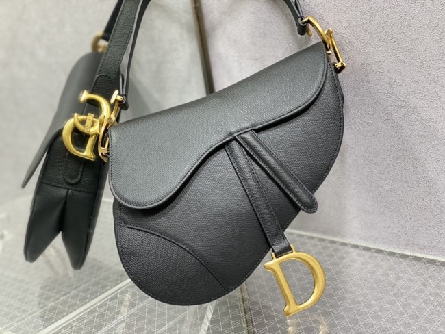  Handbag   Dior  size   25.5 cm