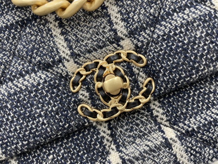  Handbag   Chanel  AS1160  size  26 cm