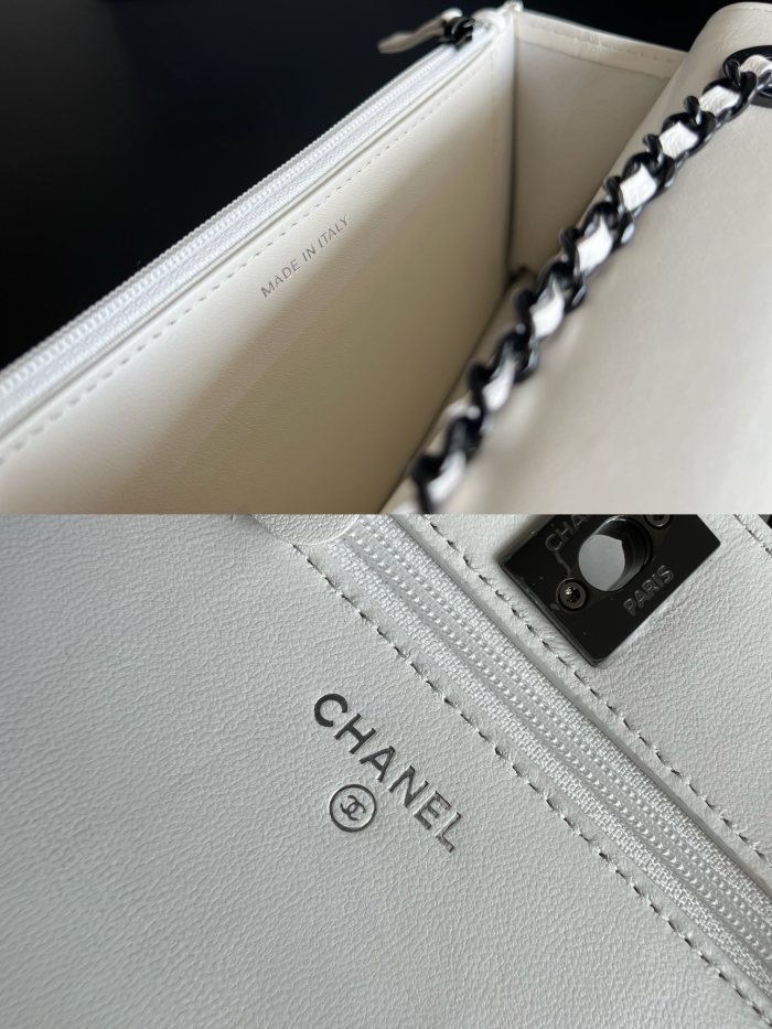 Handbag   Chanel  84456  size  19 cm