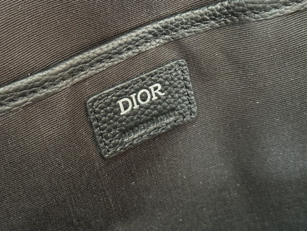 Handbag  Dior  96062  size  30 x 42 x 14.5  cm