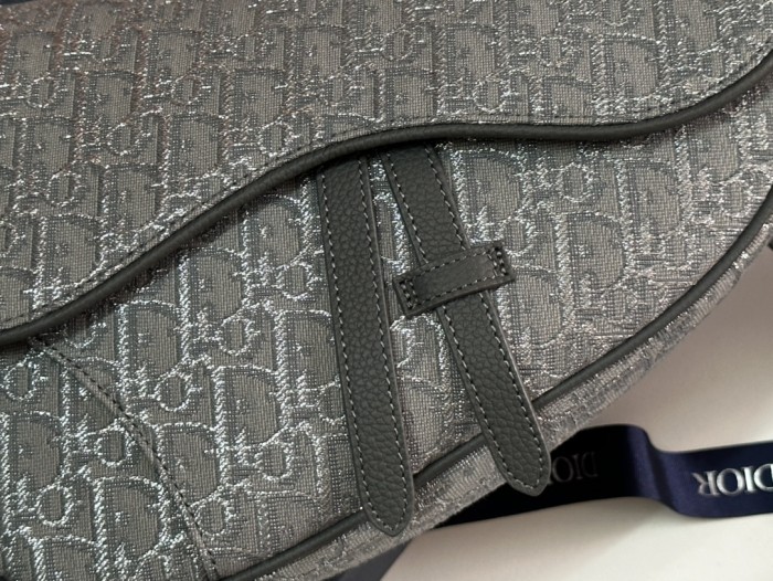 Handbag  Dior  93305  size  26 x 19 x 4.5  cm