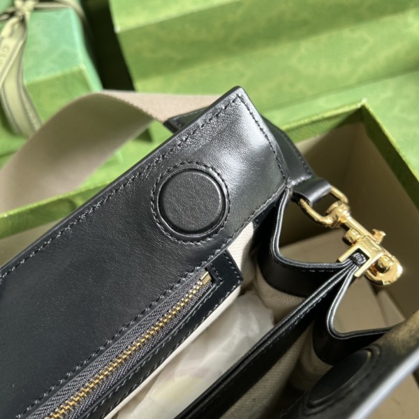 Handbag   Chanel 702196  size  32.5*20* 10  cm