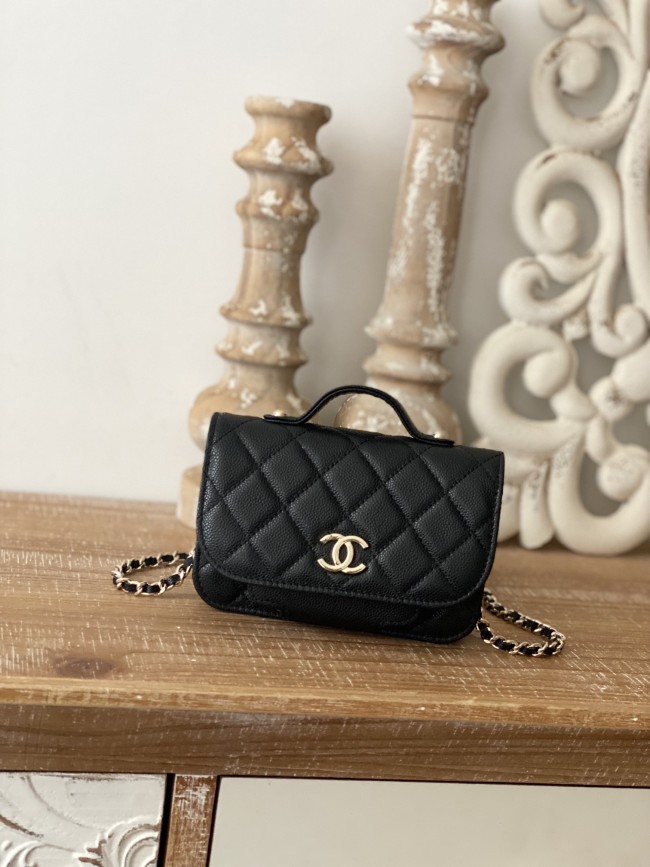 Handbag   Chanel  81215  size  15 Cm