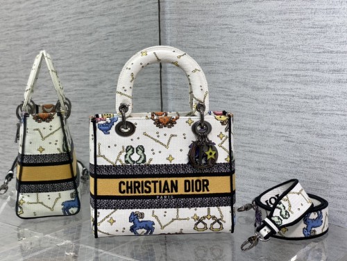 Handbag  Dior size  24*12*20 cm