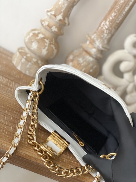 Handbag   Chanel  3476  size  17*23*7* cm