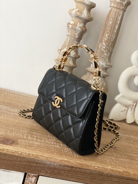 Handbag   Chanel  AP81213  size  11.5*14.5*5.5 cm