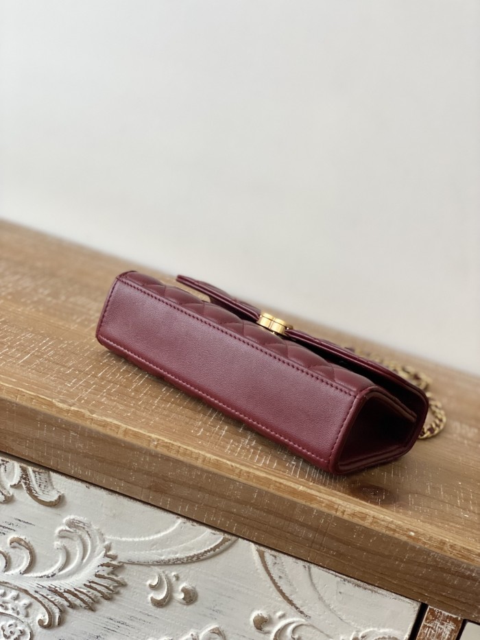 Handbag   Chanel  AP81214  size  10*18*4.5 cm