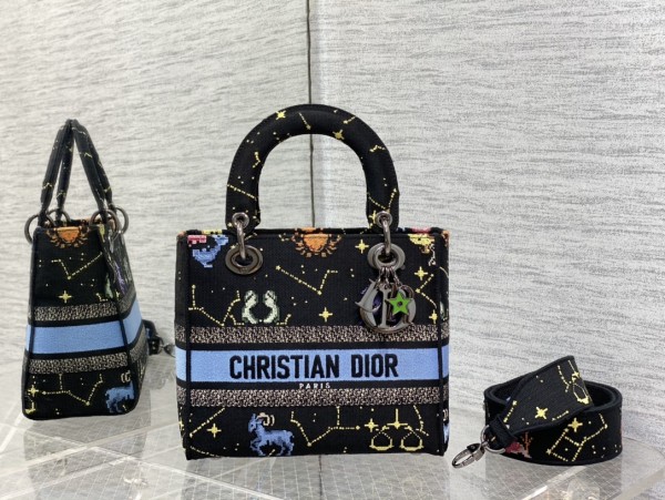 Handbag  Dior  size  24*12*20 cm