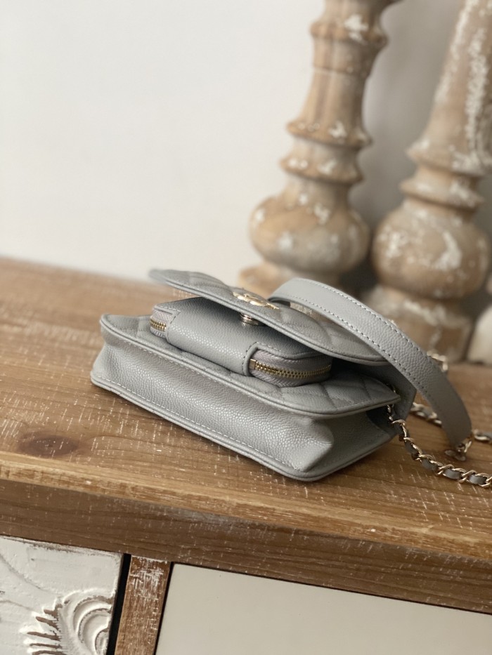 Handbag   Chanel  81215  size  15 Cm