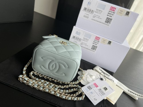  Handbag   Chanel  AP2198  size  11cmx8.5cmx7 cm